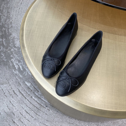 FLATS BLACK GRAINED CALFSKIN