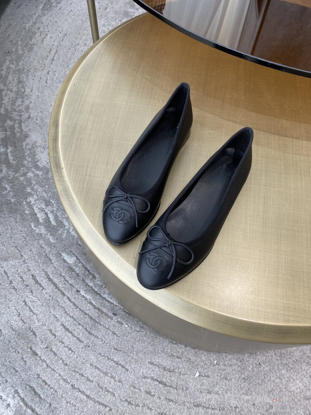 FLATS BLACK GRAINED CALFSKIN