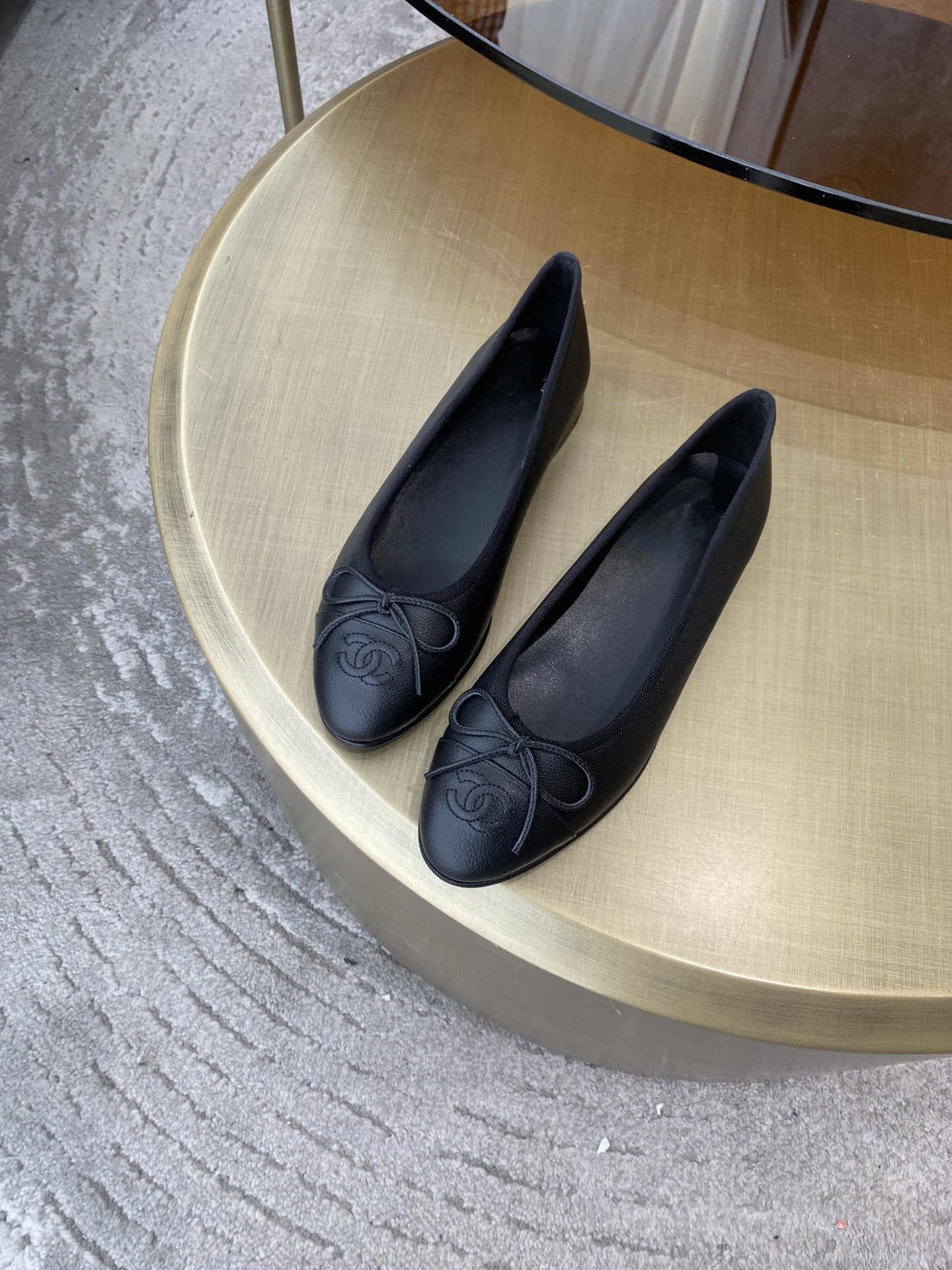 FLATS BLACK GRAINED CALFSKIN