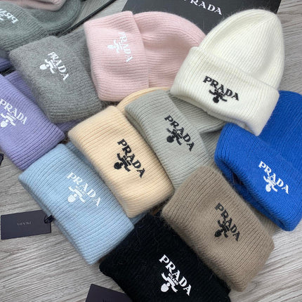 BEANIE HAT IN COBALT BLUE WOOL 108752