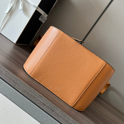 LOEWE 25S HAMMOCK BAG 20 IN ORANGE CALFSKIN GOLD HARDWARE