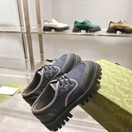 GUCCI 26S LACE-UP SHOES IN NAVY BLUE GG CANVAS