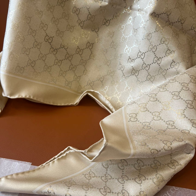 GUCCI 25S SCARF 90 IN SILK 697667