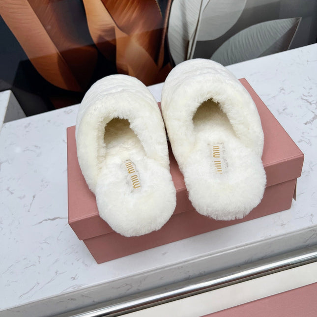 MIUMIU 26S MULES IN CREAM WHITE SHEARLING