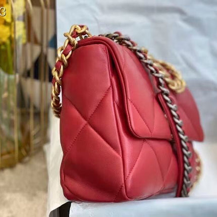 CC19 FLAP BAG 30 IN RED GOATSKIN