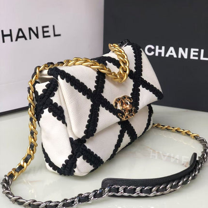 CC FLAP BAG 26 IN WHITE AND BLACK CALFSKIN GOLD HARDWARE