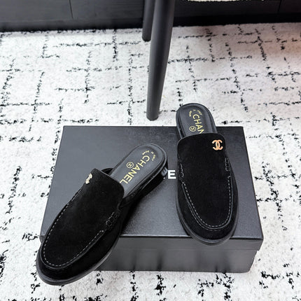 CHANEL 26S MULE LOAFERS IN BLACK SUEDE WITH CC LOGO