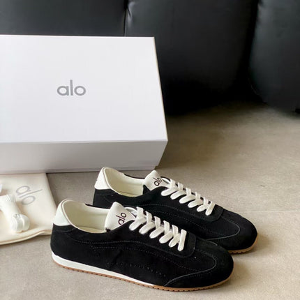 ALO 25S SUNSET SNEAKER IN BLACK SUEDE