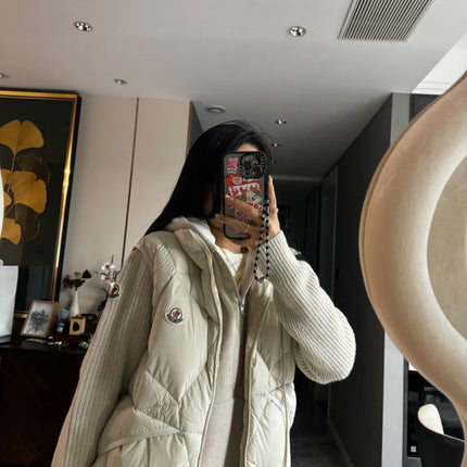MONCLER 25S SLEEVELESS JACKET 462