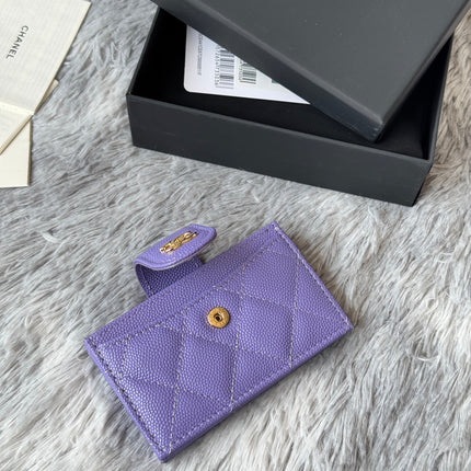CARD HOLDER 10 CIRCLE CLASP IN BABY PURPLE CAVIAR LEATHER GOLD-TONE METALLIC