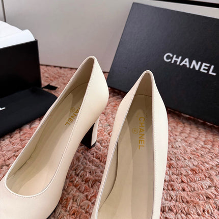 CHANEL 26S HIGH HEELS IN OFF WHITE SMOOTH LAMBSKIN