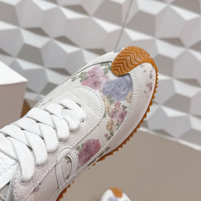 LOEWE 26S FLOW RUNNER SNEAKER IN WHITE FLORAL PATTERN SUEDE AND CALFSKIN