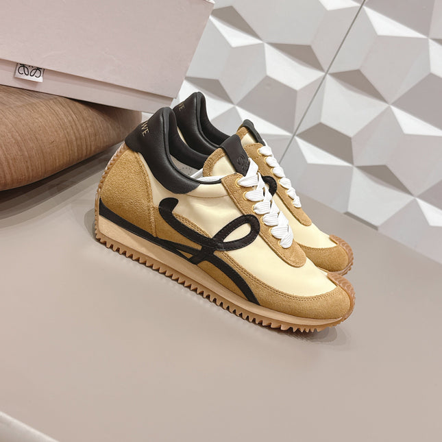 LOEWE 26S FLOW RUNNER SNEAKER IN TAN BROWN SUEDE AND BLACK CALFSKIN