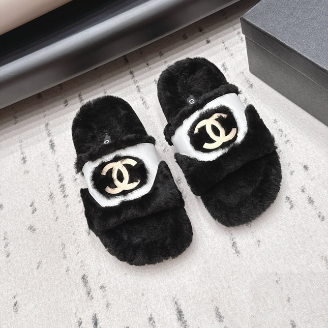 CHANEL 26S SLIDE SANDALS IN BLACK SHEARLING AND WHITE STRAP