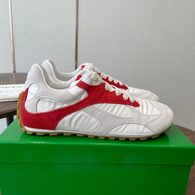 BOTTEGA VENETA 26S ORBIT FLASH SNEAKERS IN WHITE AND RED SUEDE