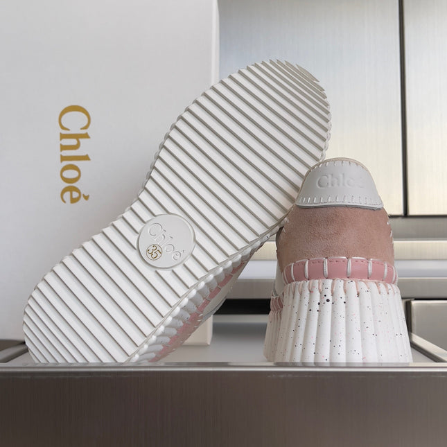 CHLOÉ 26S WEDGE SNEAKERS 70 MM IN WHITE CALFSKIN AND LIGHT PINK SUEDE