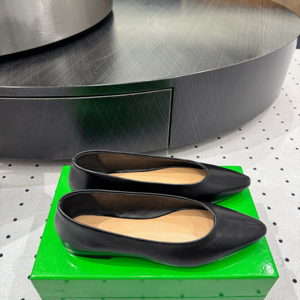 BOTTEGA VENETA 26S BALLET FLATS IN BLACK CALFSKIN