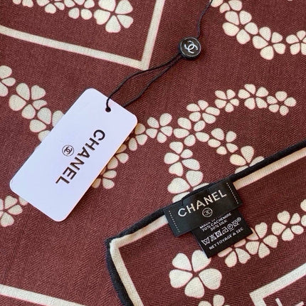 CHANEL 26S SCARF 140 IN SILK AND CASHMERE 509443