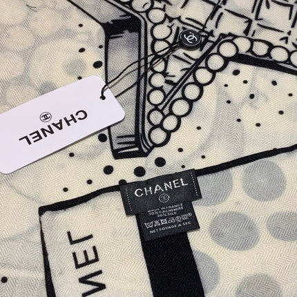 CHANEL 26S SCARF 140 IN SILK AND CASHMERE 510991