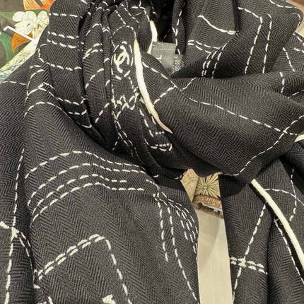 CHANEL 26S SCARF 140 IN SILK AND CASHMERE 510997