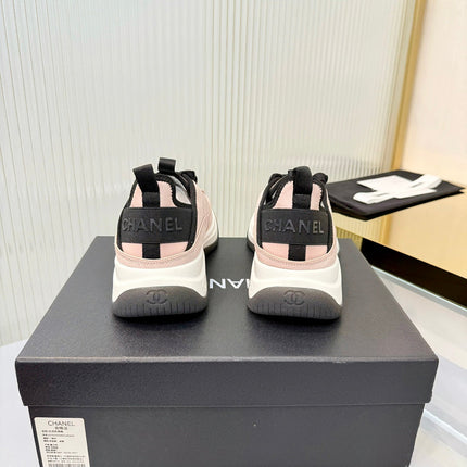 CHANEL 26S PLATFORM SNEAKERS IN LIGHT PINK SUEDE WITH CC LOGO