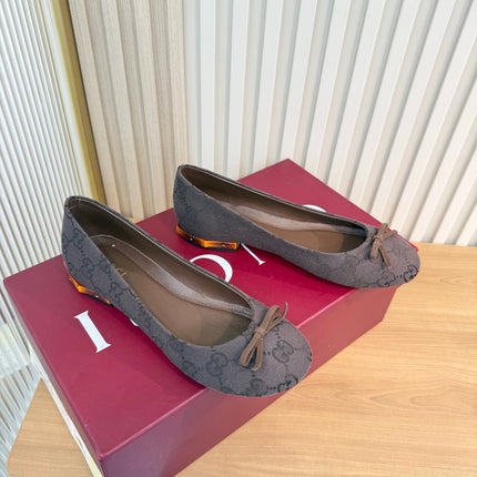 GUCCI 26S BALLET FLATS IN GREYISH BROWN GG CANVAS