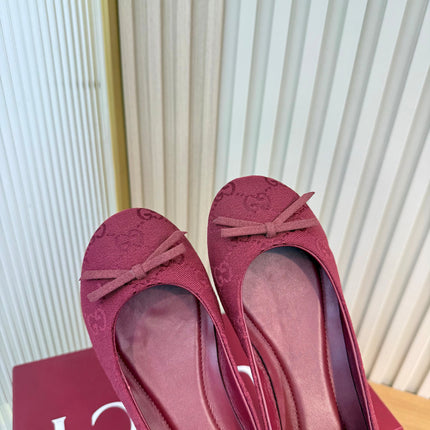 GUCCI 26S BALLET FLATS IN DARK RED GG CANVAS