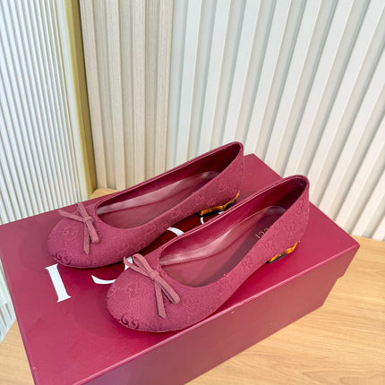 GUCCI 26S BALLET FLATS IN DARK RED GG CANVAS