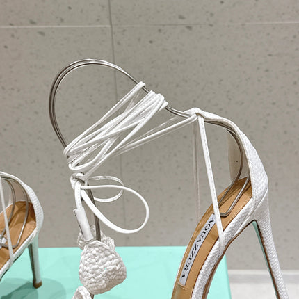 AQUAZZURA 26S FLORAL HEELS 100 MM IN WHITE WOVEN RAFFIA