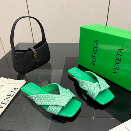 BOTTEGA VENETA 26S SANDALS IN MINT GREEN CALFSKIN AND RAFFIA