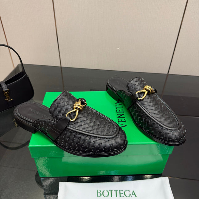 BOTTEGA VENETA 26S BACKLESS LOAFERS IN BLACK TECHNICAL WOVEN CALFSKIN