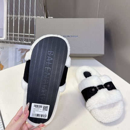BALENCIAGA 25S SLIPPERS IN BLACK SUEDE AND WHITE WOOL