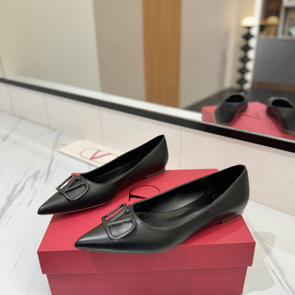 VALENTINO 26S BALLET FLATS IN BLACK SMOOTH CALFSKIN