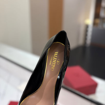 VALENTINO 26S POINTED-TOE PUMPS 65 MM IN BLACK PATENT CALFSKIN