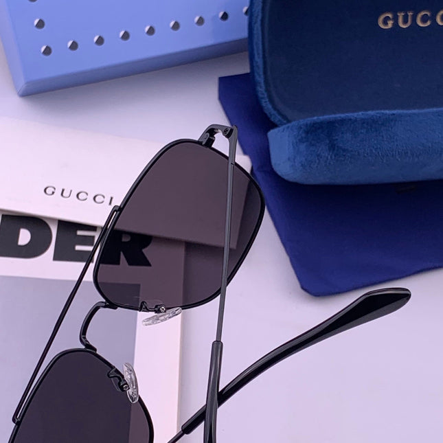 GUCCI 26S RECTANGULAR FRAME IN METAL 424706
