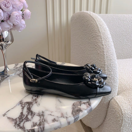 CHANEL 25S CAMELLIA SQUARE TOE FLATS IN BLACK CALFSKIN GOLD HARDWARE
