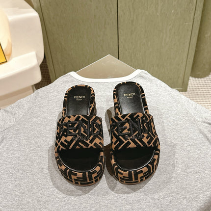 FENDI 26S PLATFORM SANDALS IN BROWN AND BLACK FABRIC STYLE 3