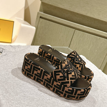 FENDI 26S PLATFORM SANDALS IN BROWN AND BLACK FABRIC STYLE 3