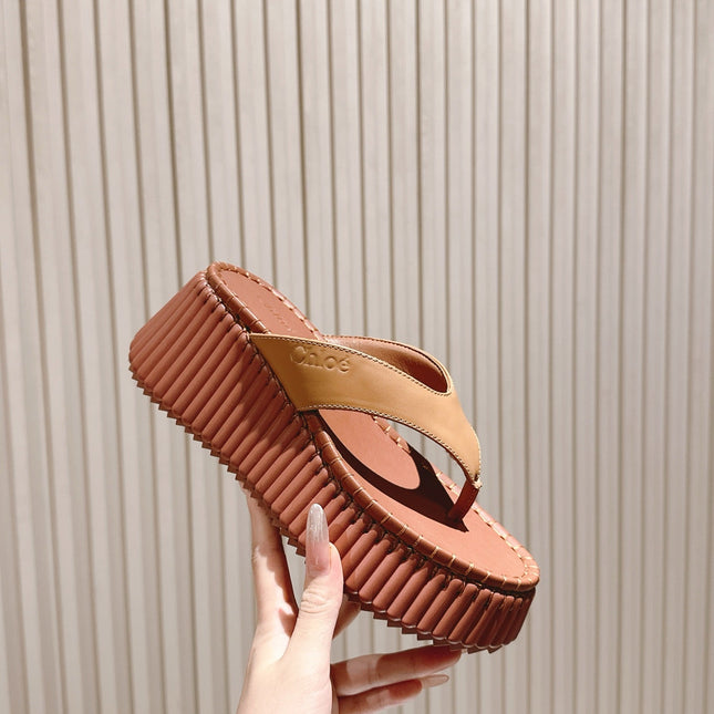 CHLOÉ 26S PLATFORM FLIP-FLOPS IN BROWN LAMBSKIN