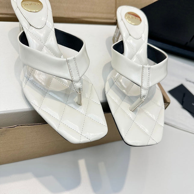 YSL 26S QUILTED THONG SANDALS 50 MM IN WHITE LAMBSKIN