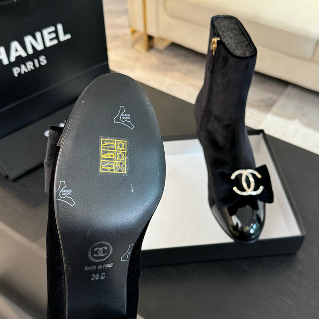 SHORT BOOTS IN BLACK VELVET AND LAMBSKIN