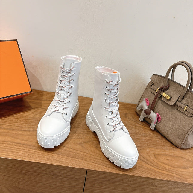 HM 26S LACE-UP ANKLE BOOTS IN WHITE LAMBSKIN AND SUEDE