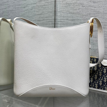 DIOR 26S MEDAILLON BUCKET BAG 26 IN WHITE CALFSKIN