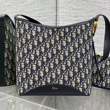 DIOR 26S MEDAILLON BUCKET BAG 26 IN BLACK OBLIQUE JACQUARD