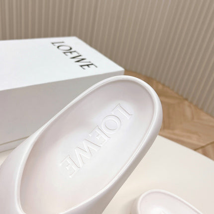 LOEWE 26S PEBBLE TOE-POST SLIDES IN WHITE EVA