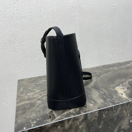 CELINE 25S CUIR TRIOMPHE BAG 30 IN BLACK CALFSKIN