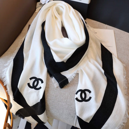 CHANEL 26S SCARF 140 IN SILK AND CASHMERE 504385
