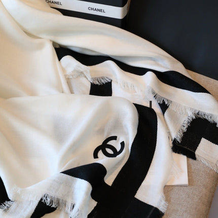 CHANEL 26S SCARF 140 IN SILK AND CASHMERE 504385