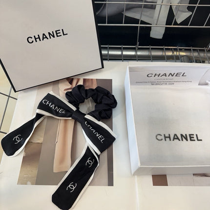 CHANEL 26S BOW SCRUNCHIE IN BLACK AND WHITE SILK 512104