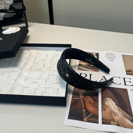CHANEL 26S HEADBAND IN BLACK QUILTED LEATHER 503100